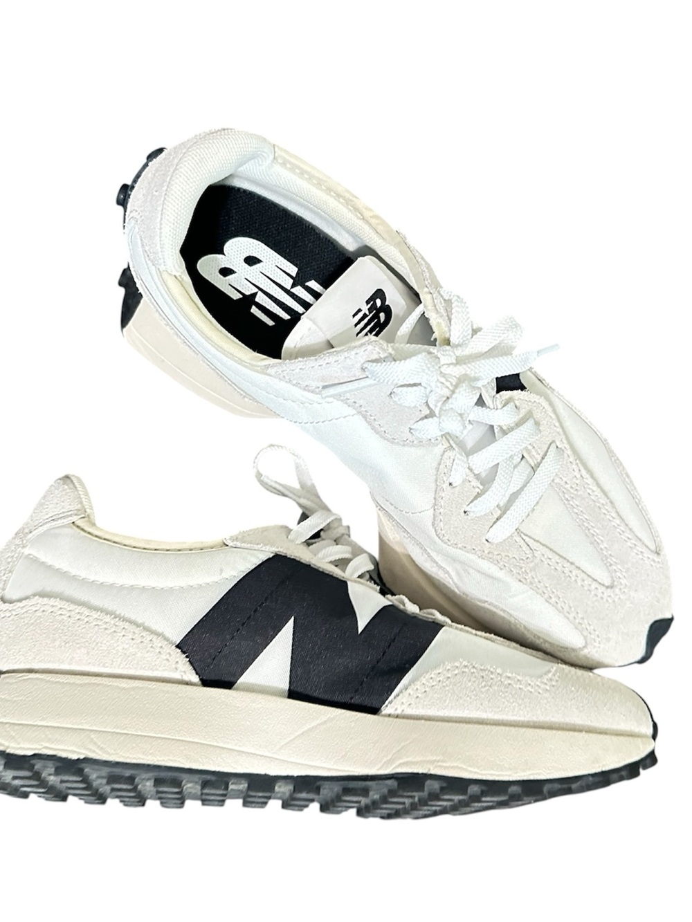 New Balance Grey White Running Shoe Women's 327 Sneakers size 8